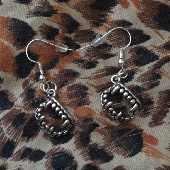 Handmade Silver Vampire Fang Earrings - Picture 2 of 3